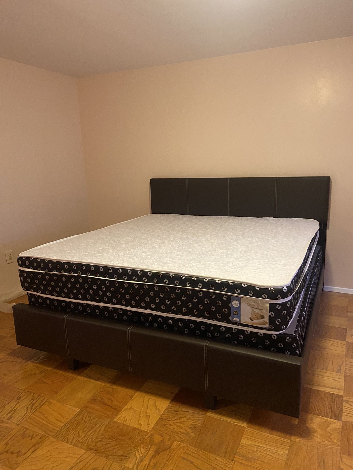Queen Mattress Come With Bed 🛌 Frame And Free Box Spring Free Delivery 🚚 Today To Reasonable Distance