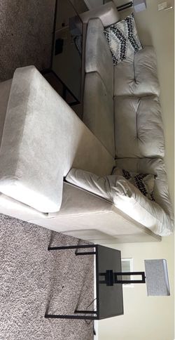 Light Gray Sectional Sofa with 2 Throw Pillow
