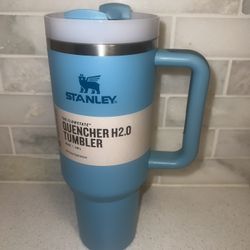 Brand New Stanley 40 oz Quencher H2.0 Tumbler w/box color POOL