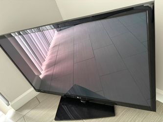 LG plasma smart TV 50"