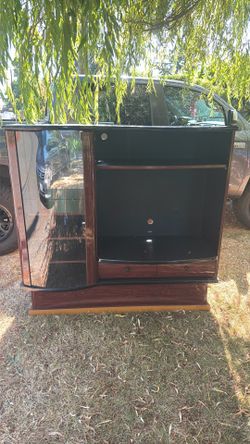Media stand