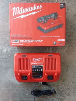 New Milwaukee Dual Bay RAPID Charger M18.