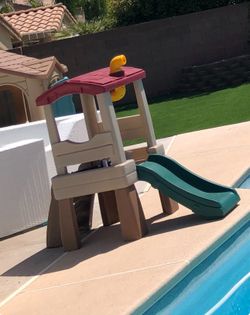 Step2 Naturally Playful Lookout Treehouse - Used