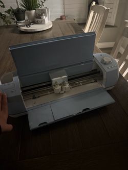 Cricut Cutting Machine & Heat Press