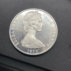 1973 Elizabeth II Cook Island 2 1/2 Dollars 