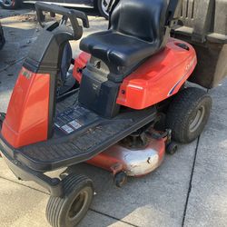 Zero  turn riding mower