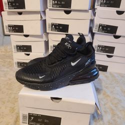 Nike 270
