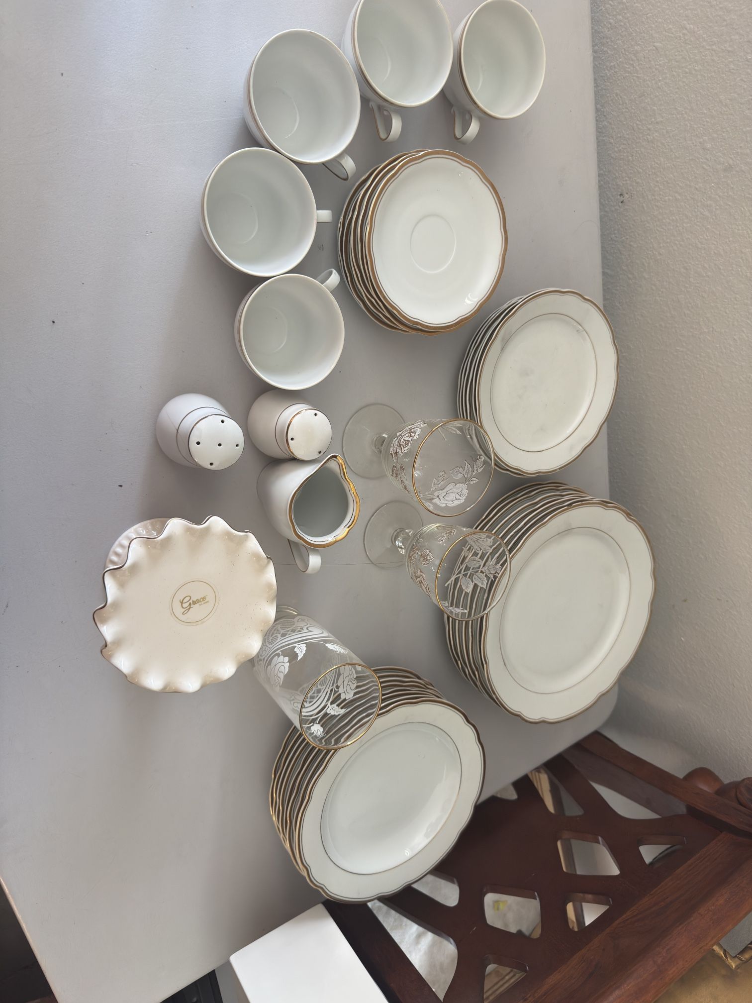 ✨Vintage Kahla GDR Porcelain Set – 37-Piece White & Gold Elegance✨