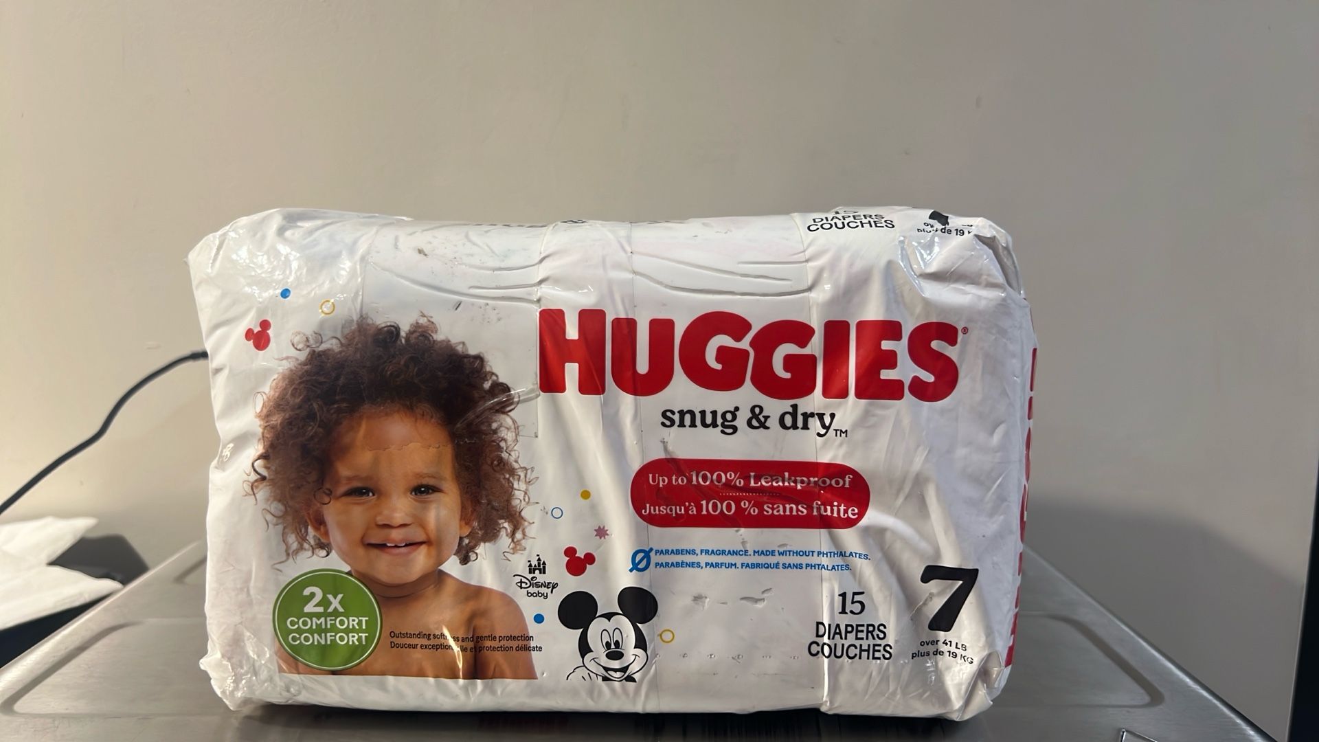 Huggies Snug 7 Over 41LB Plus de 19 KG& dry Two Packs For $20