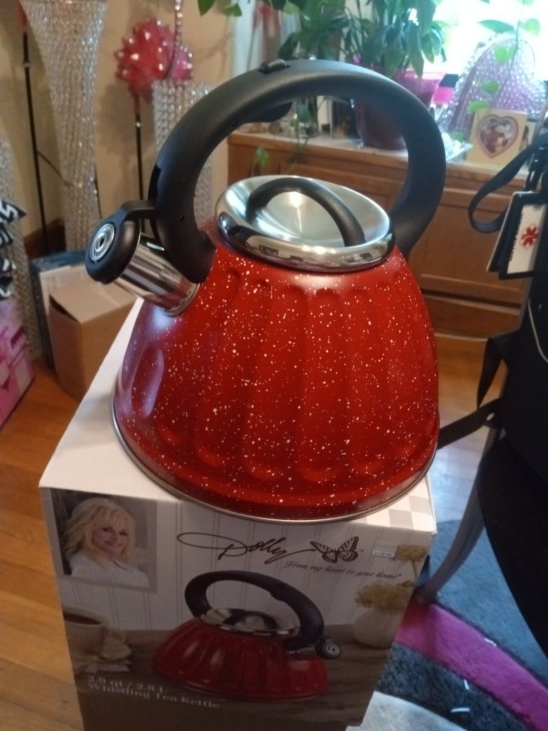 Whistling Tea Kettle..Brand New In Box. Great Xmas Gift