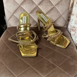 Steve Madden Gold Wrap Around Heels 