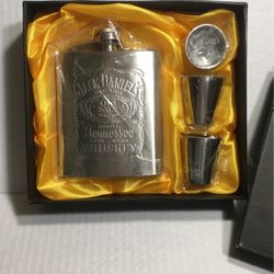 Jack Daniels Flask And Shot Glass Set