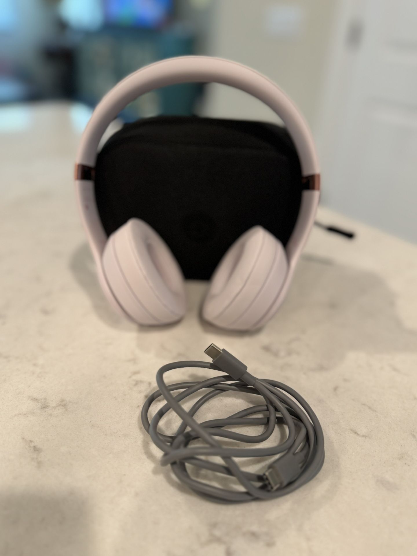 Beats Solo 4 Cloud Pink - Brand New