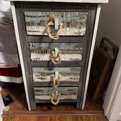 Coastal 4-drawer chest