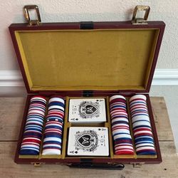 Vintage Poker Game Set with Mixed Chips in Case both card packs are sealed Just $5 xox