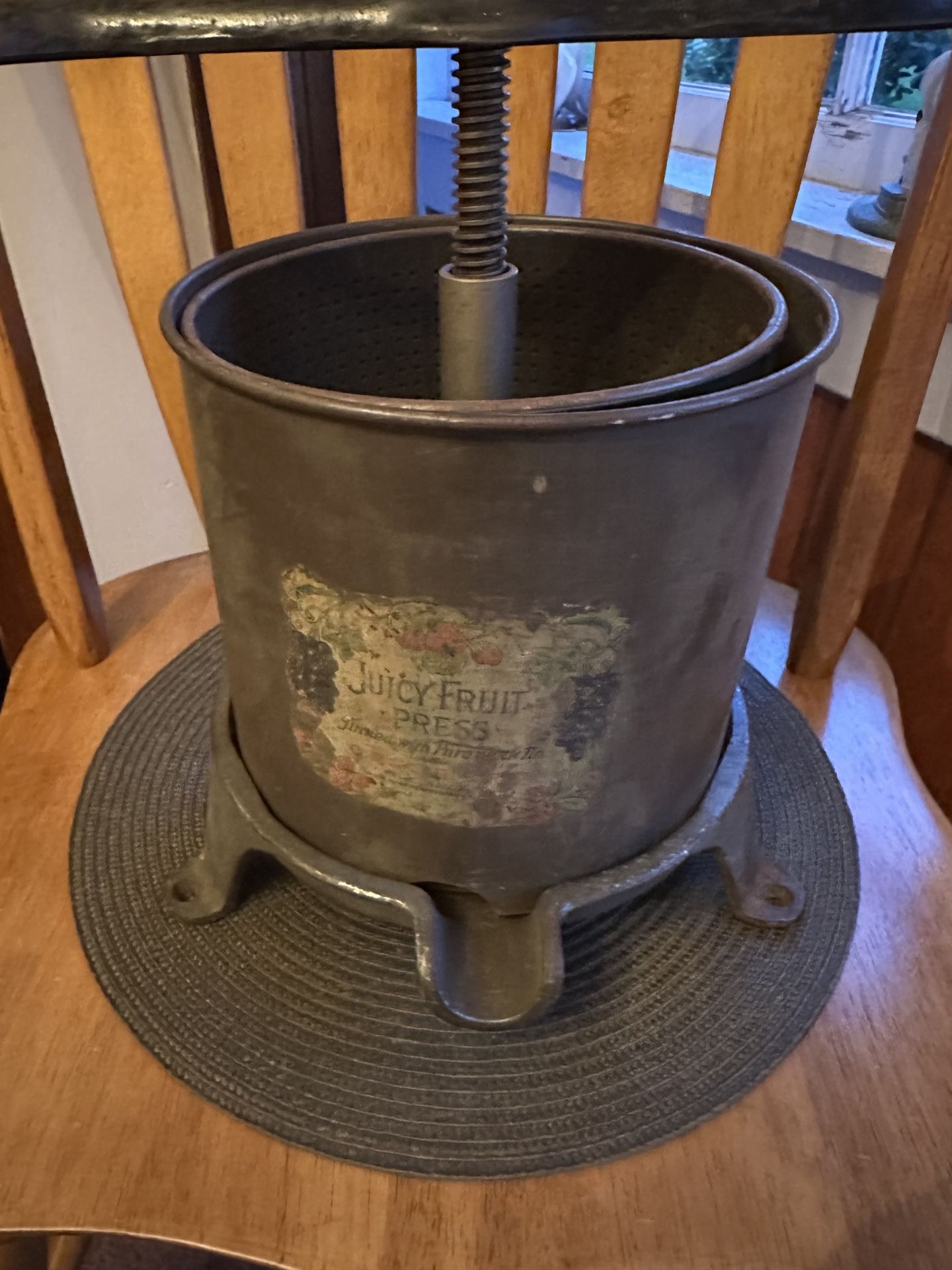 Metal Juicy Fruit Press