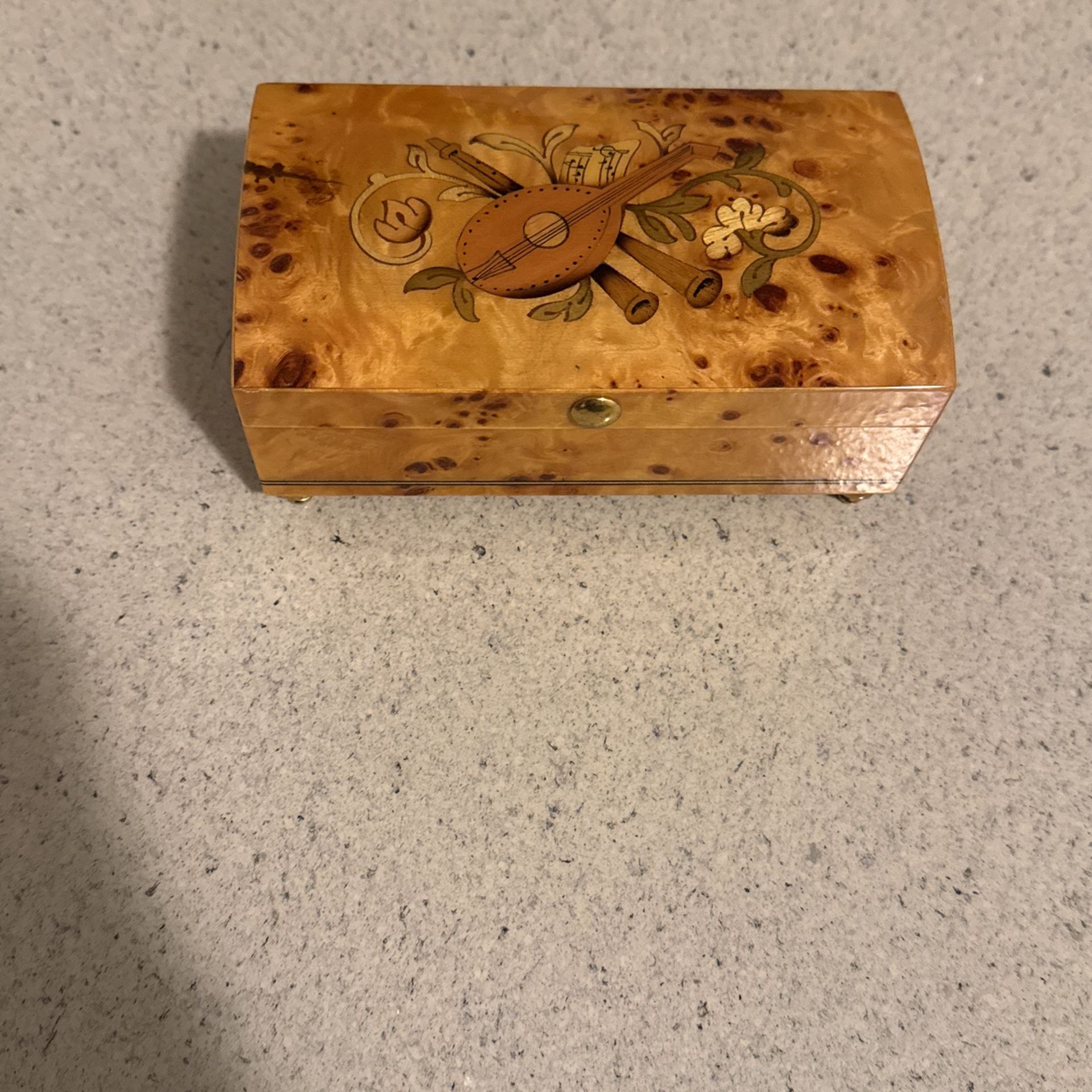 Brand New Sorrento Italy Rare wood hand crafted music...
