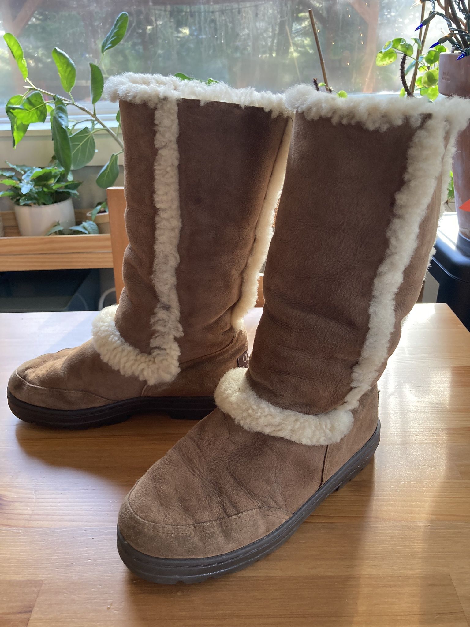 UGG Boots Sundance II Chestnut 5325 Size 6