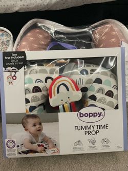 Boppy tummy time prop
