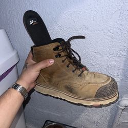 Brunt Boots w Brunt Toe Size: 9