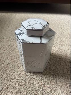 Vase / Canister