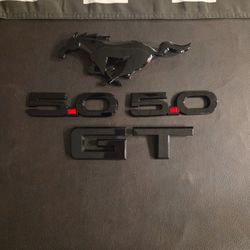 Grill And Fender Emblem Kit
