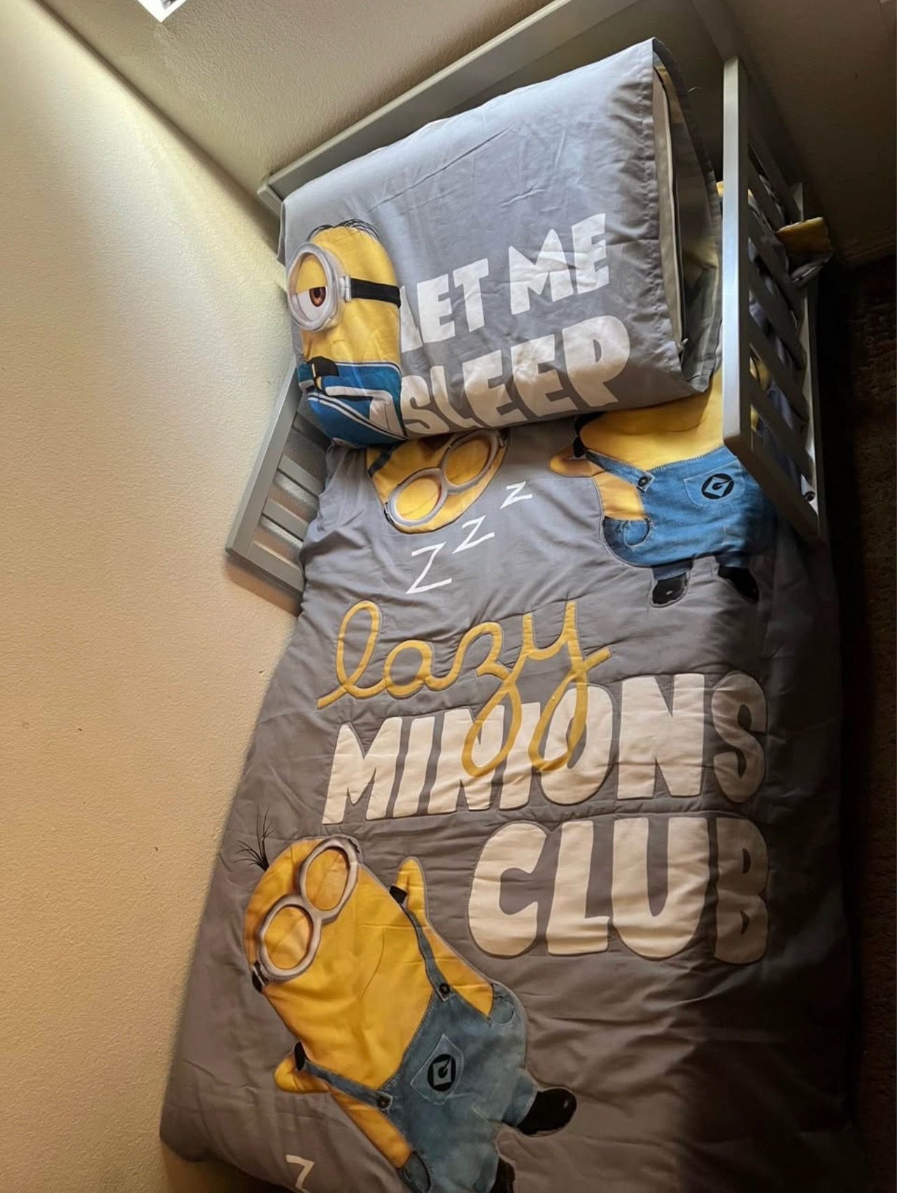Toddler bed