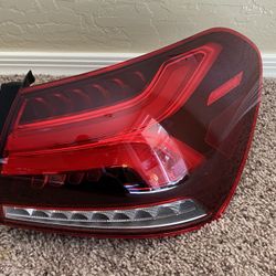 Factory OEM 2019-2022 Mercedes Benz A220 Right Passenger Side Taillight 