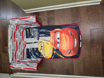 Disney Pixar Cars 3 Kids 2-in-1 Flip Open Foam Sofa