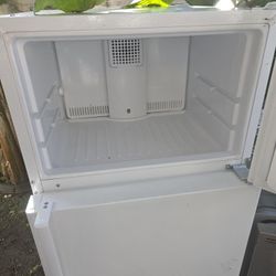 Refrigerator 28 Needs Insides And Needs To Be Checked 