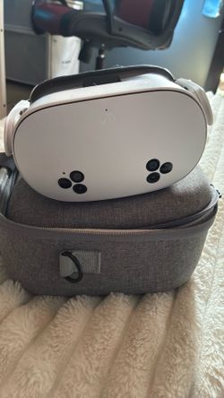 Meta Quest 3s including carrying case•no controllers