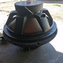 Speakers 19 Inchs 1200 Wats each one