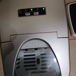 Frigidaire Ice Maker **Please Read Description **