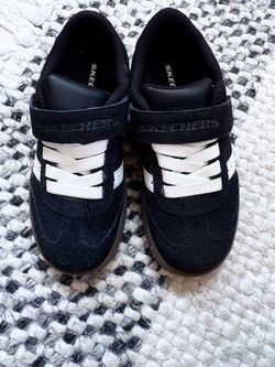 Sketchers boy Shoes Gently Used size 10.5C $10