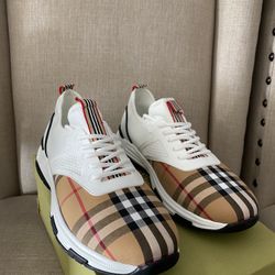 Burberry Shoes Men 41