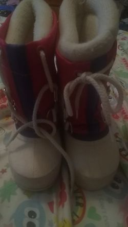 Snow boots