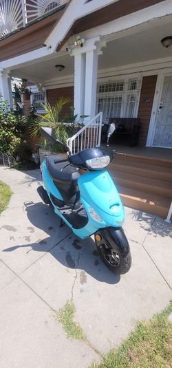 Baodiao Luna 50cc moped running great some cosmetic details new battery Carb and CDI 3.8 K miles it lien paperwork on hand