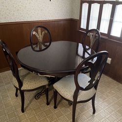 Kitchen Nook Table And Chairs