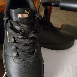 Women's Pumas 