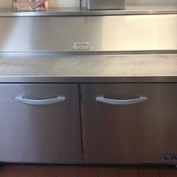 Ikon sandwich prep table