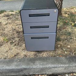 Metal Filing cabinet