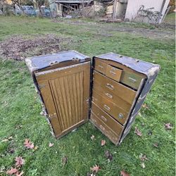 Antique Vintage Steamer Trunk Wardrobe Dresser, 1(contact info removed)