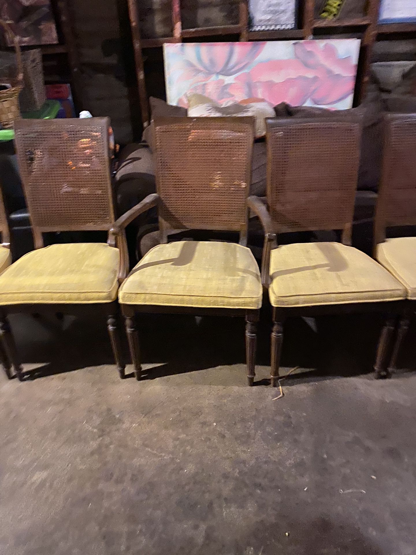 5 Wood Chairs / Madera Maciza 