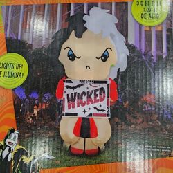 Disney 3.51-ft Pre-Lit Cruella De Vil Inflatable
