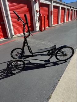 StreetStrider 8s With 8-Speed and Lightweight Alloy Design Bicycle Bike Like New