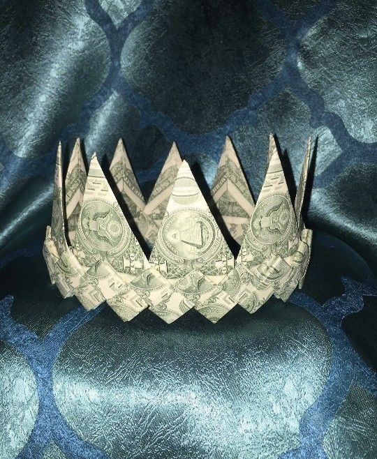 Money Crown For Graduation Lei