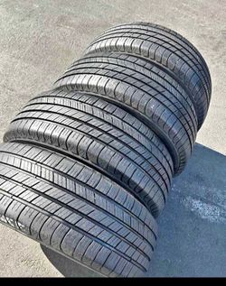 ✅ 225 65 R 17 Michelin tires en perfectas condiciones de Vida