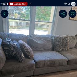 Great Deal – All 3 Items Together! Must Pick Up Before 26th
✨ Sectional Sofa with 6 pillows + Queen Bed + Breakfast Table
💰 All 3 for a great bundled