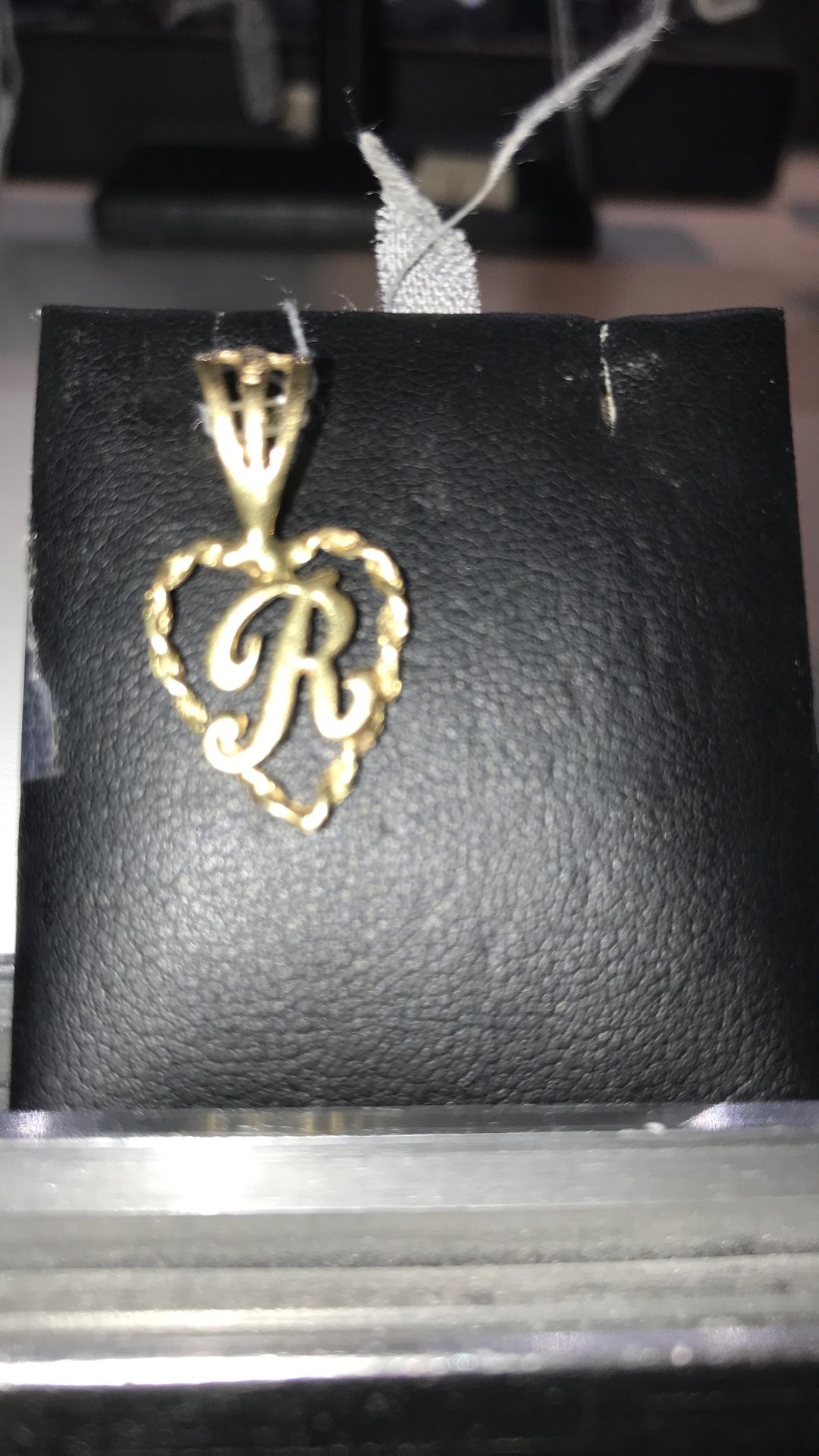 R Pendant
