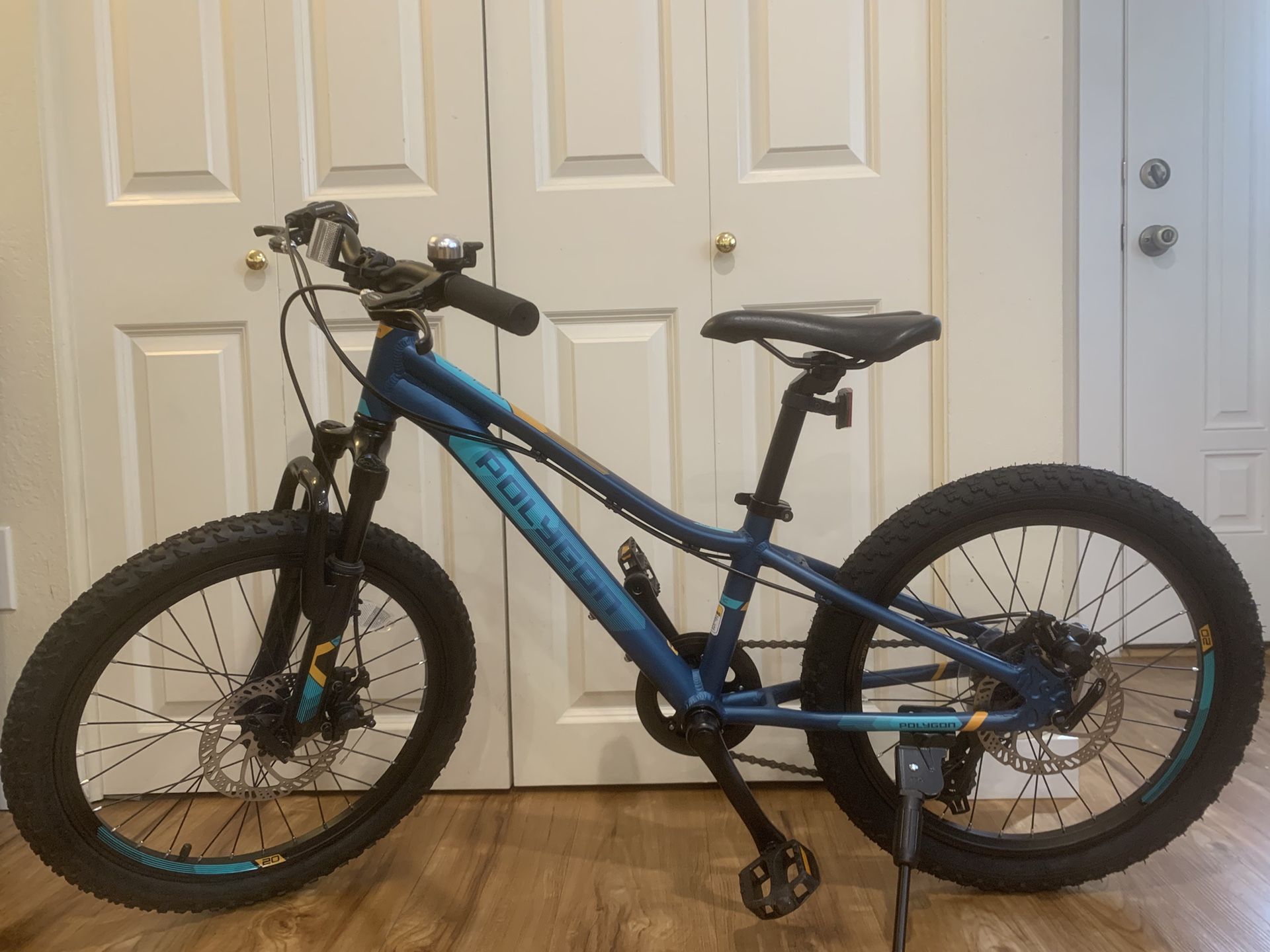 Polygon Relic AL6 20” wheels kids. Like new. Dual disc brakes. No issues.